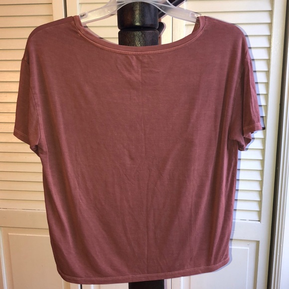 American Eagle 🦅 cropped pocket tee - Picture 2 of 4